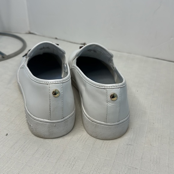 Micheal Kors Lola flower appliqué white sneaker shoes size 8 - Picture 3 of 11